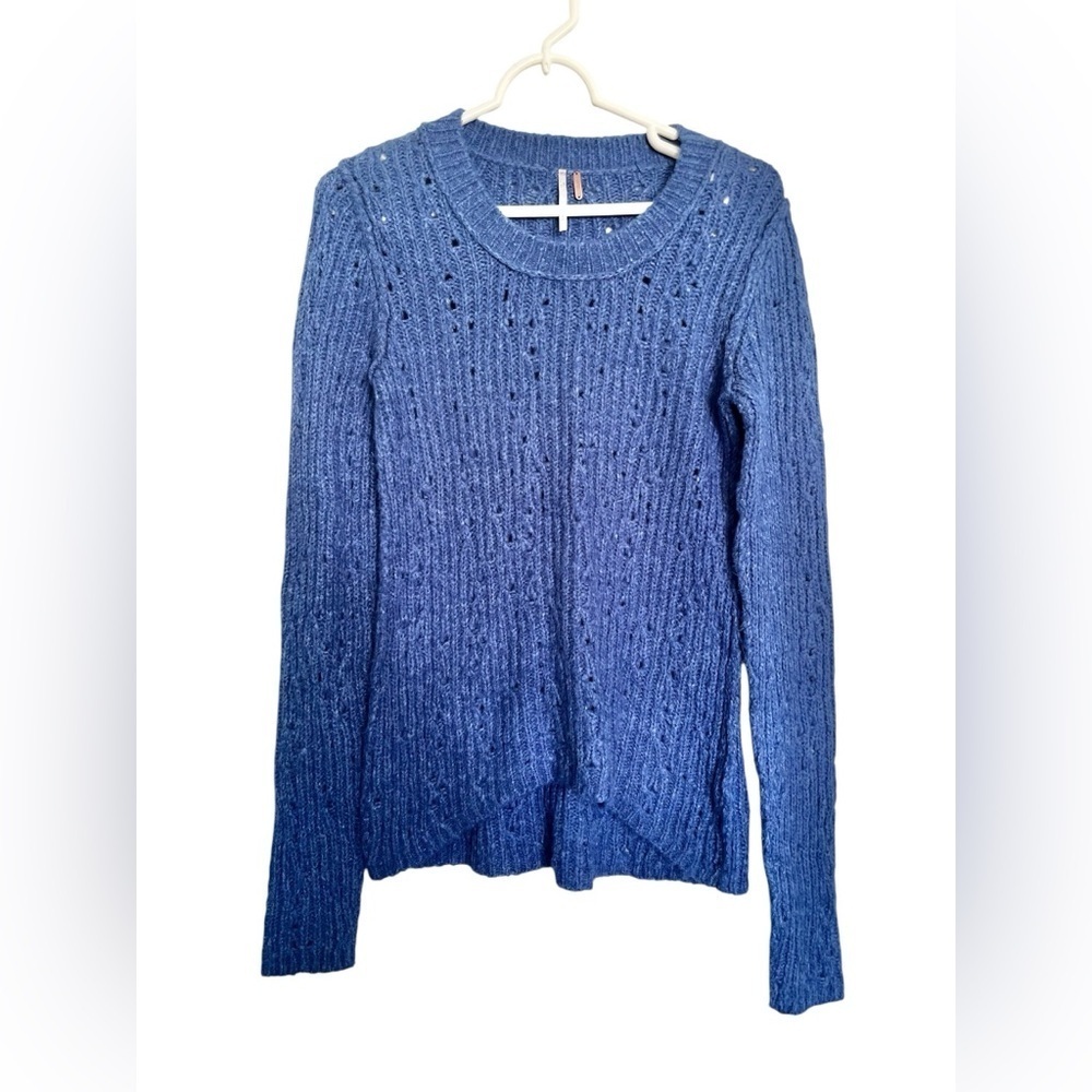 Free people knitted blue holes soft sweater pullover size small